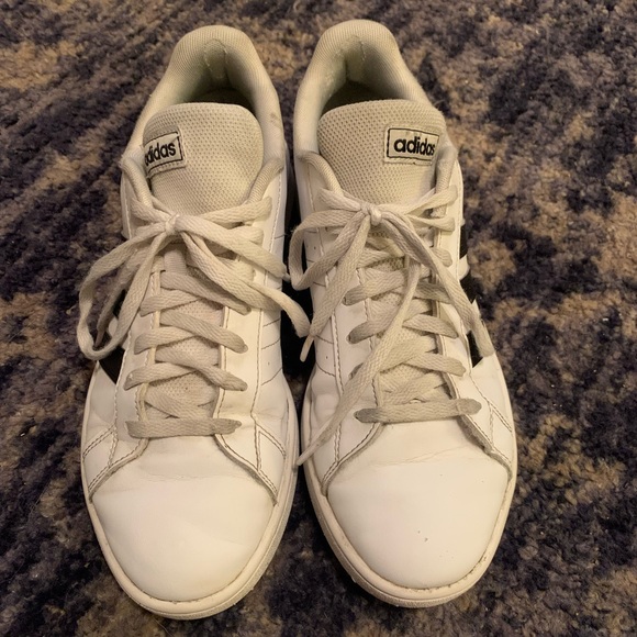 Adidas Superstar Sz 8.5 - Picture 2 of 5